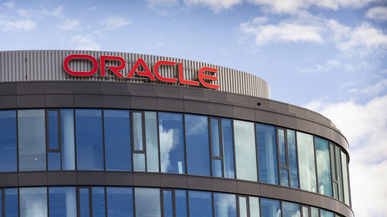 shutterstock_439056304_Cover Oracle