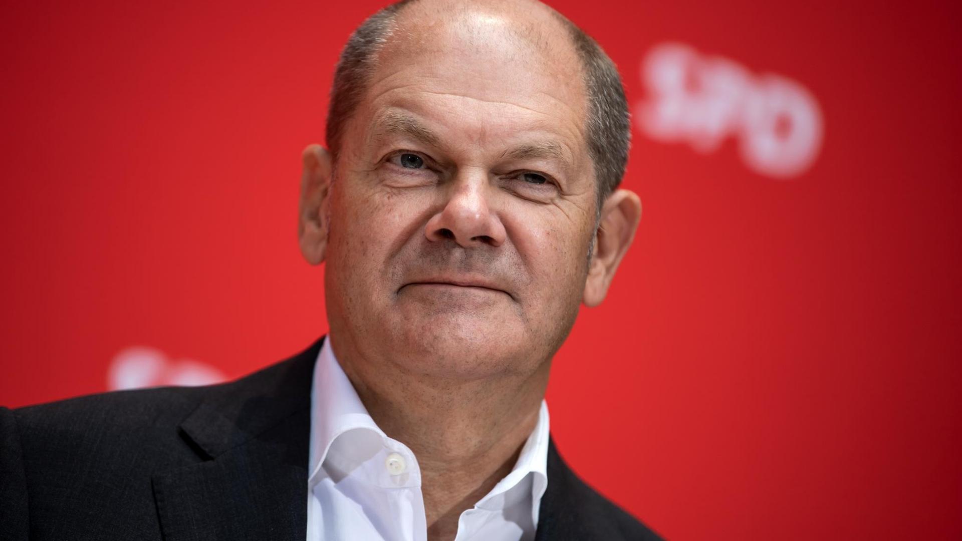 Leaders of three #German #parties will present their coalition deal that will see social democrat #OlafScholz replace #AngelaMerkel as #chancellor